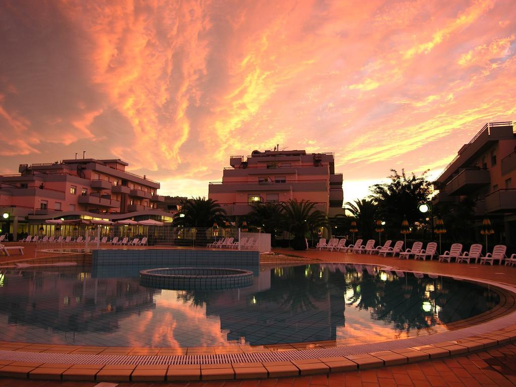 IHR Residence Hotel Le Terrazze Grottammare Esterno foto