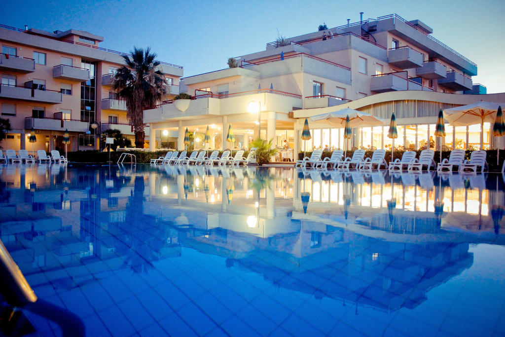IHR Residence Hotel Le Terrazze Grottammare Esterno foto
